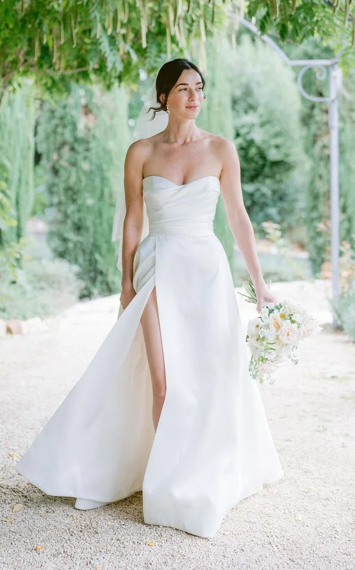 Autumn Wedding Dresses that Glow with Timeless Charm