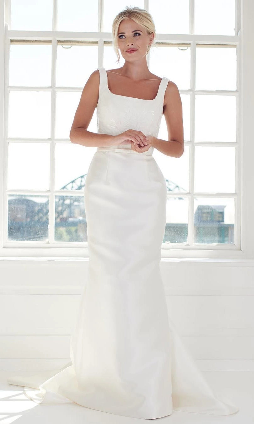 The Cocktail Wedding Dress with Timeless Grace