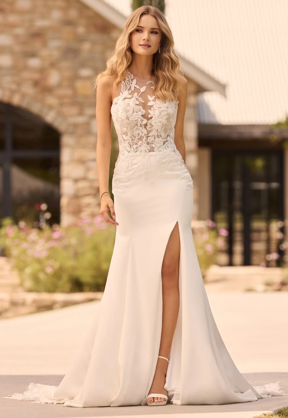 The Modern Allure of Halter Neck Wedding Dresses