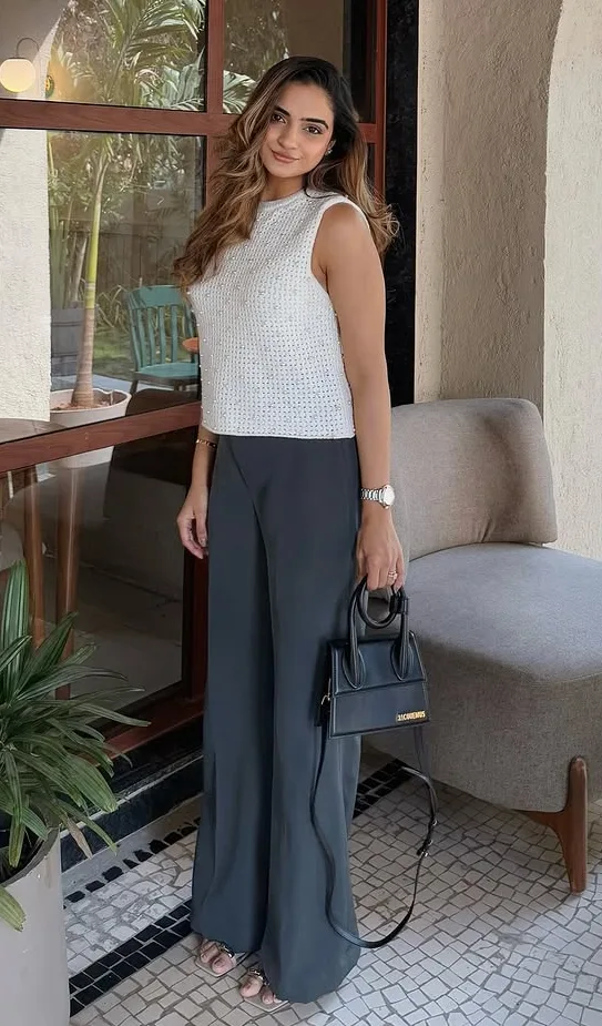 A Monochrome Blind Date Outfit for Timeless Romance