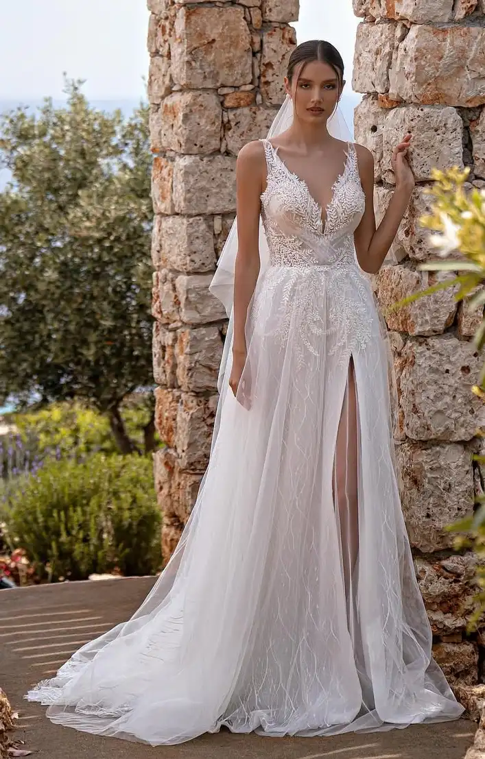 Elegant Ivory V-Neck Wedding Dress
