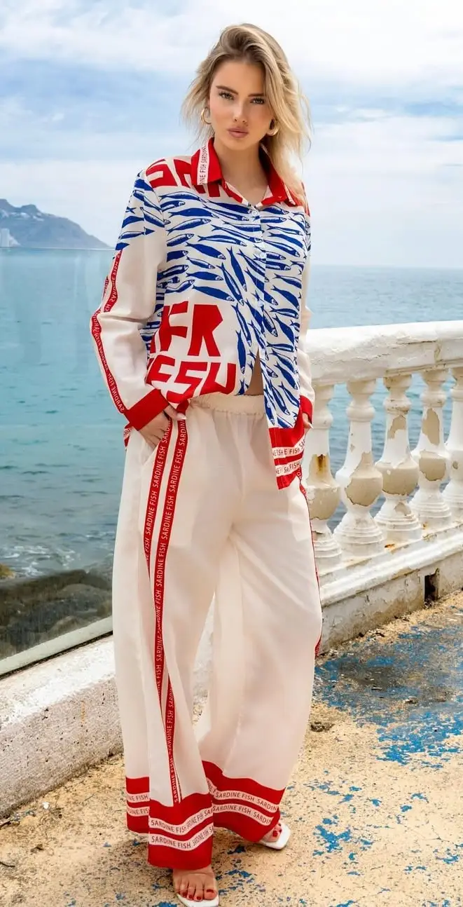 Oversized Coastal Outfits for Women’s Seaside Charm