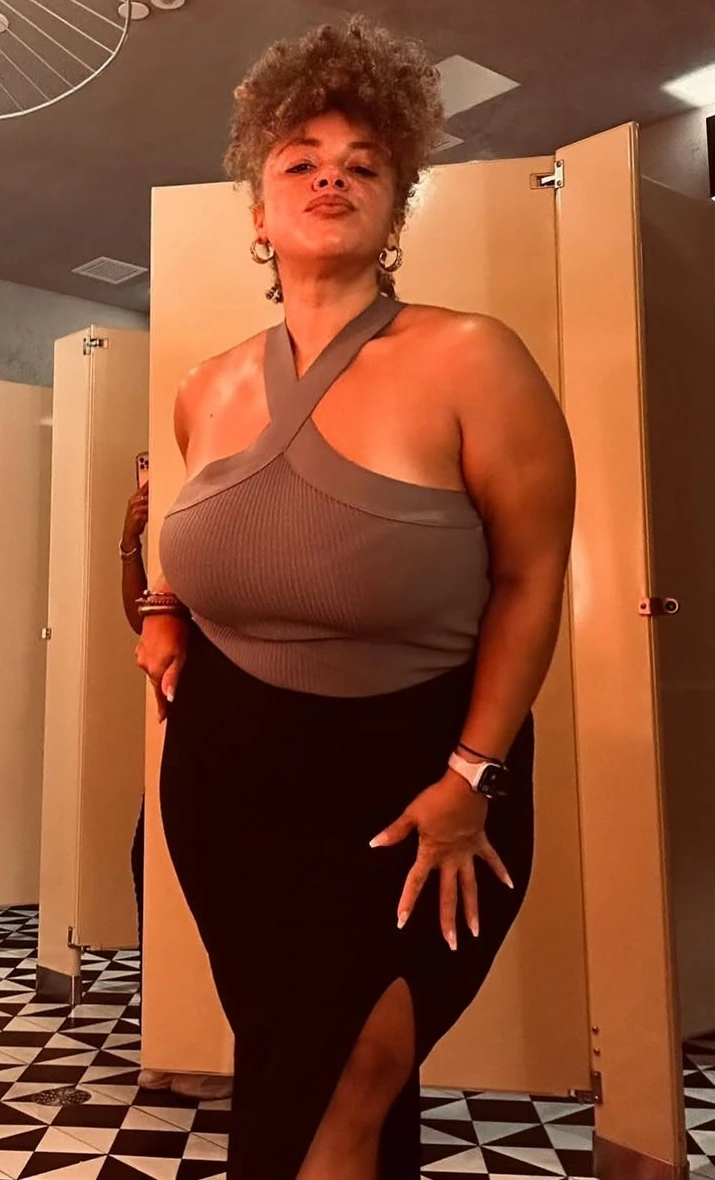 Plus Size Memorial Day Outfit for Modern Sophistication
