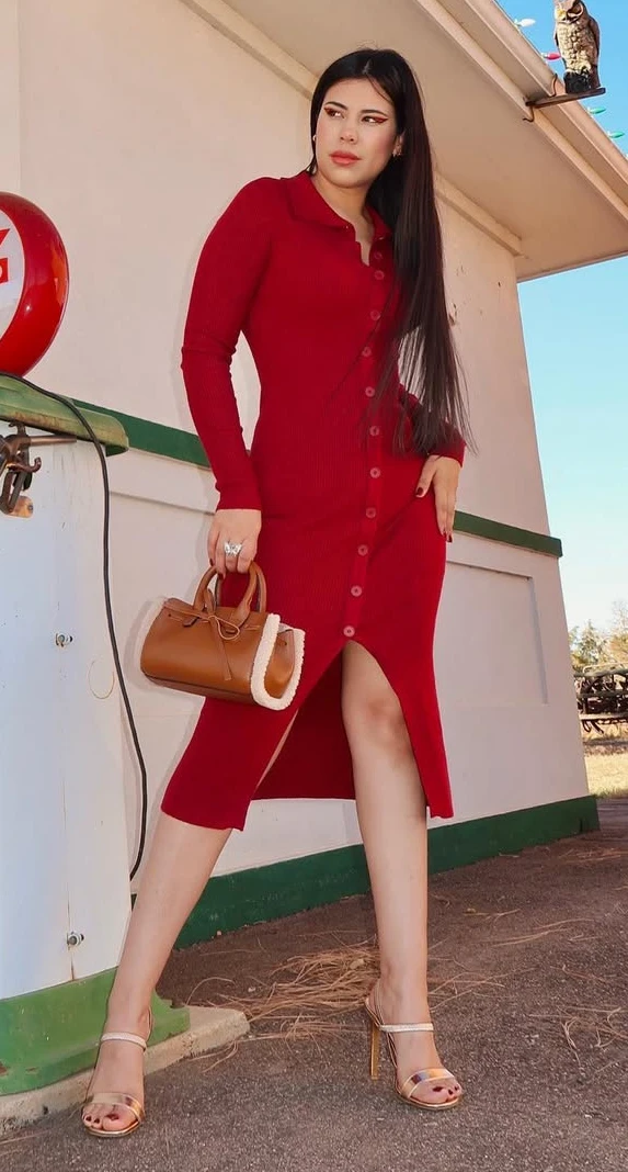 Red Casual Outfits for Women in Nostalgic Charm