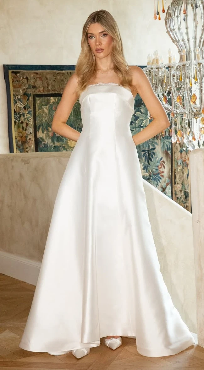 Strapless Bridal Gowns and Effortless Grace