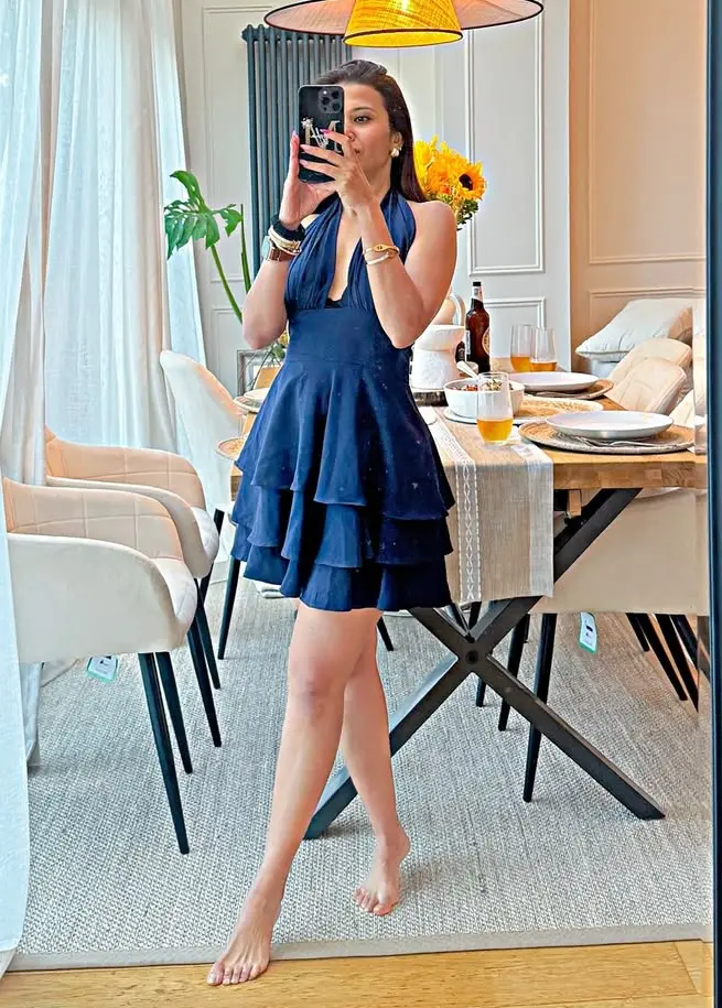 A Deep Blue Layers Summer Vacation Outfit