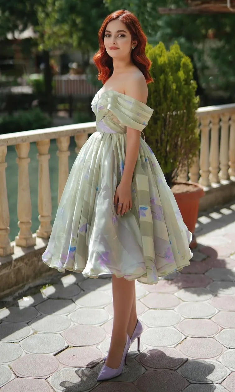 A Pastel Floral Graduation Dress for Timeless Celebrations