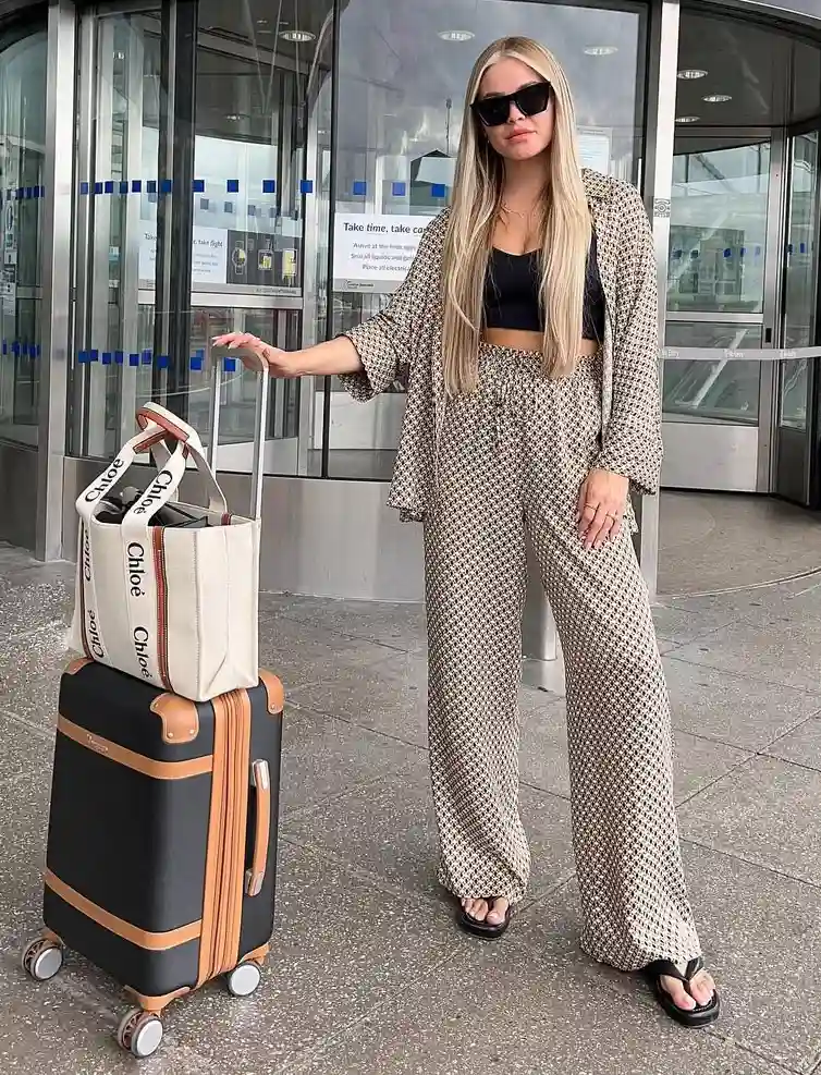 Patterned Beige Luxury Summer Airport Outfit