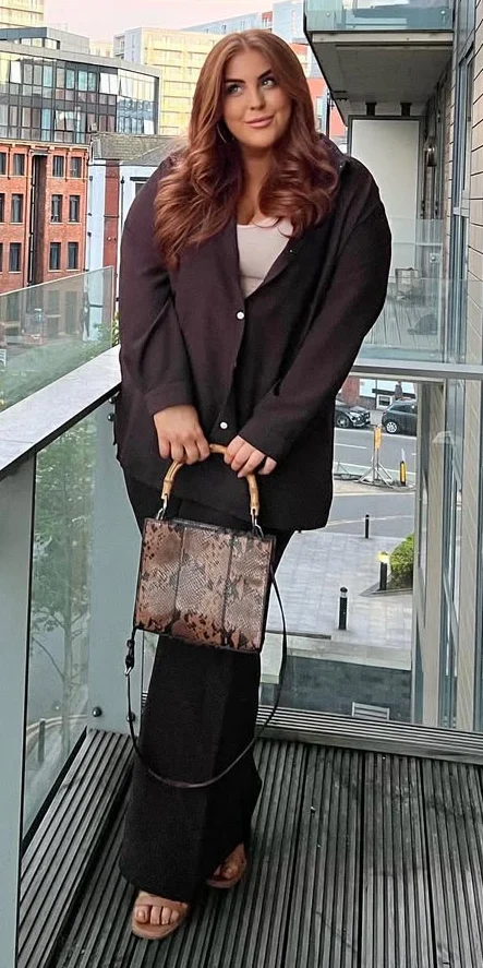 Plus-Size Office Blazer Look That Blends City Chic