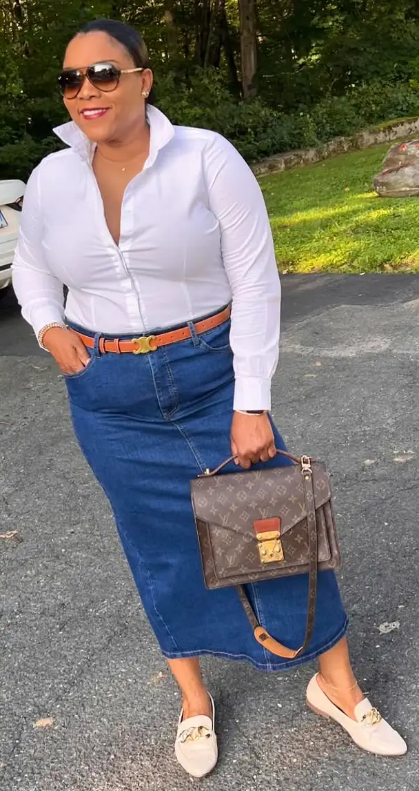 Plus-Size Office Denim Look That Masters Smart-Casual