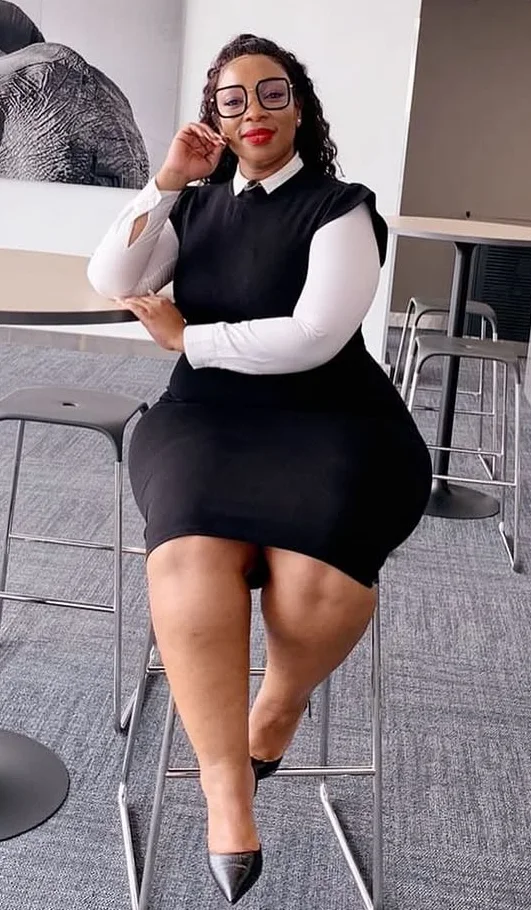 Plus-Size Office Look That Commands the Room