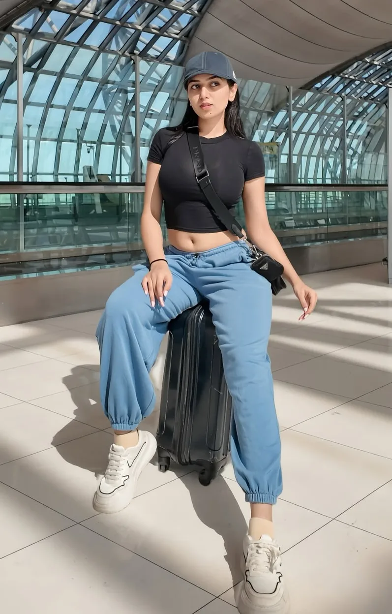 Relaxed Blue Ease Summer Outfit