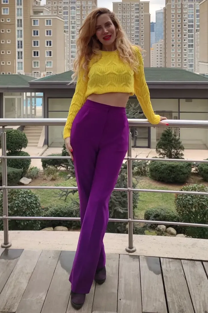 Unleashing Colorful Business Outfits
