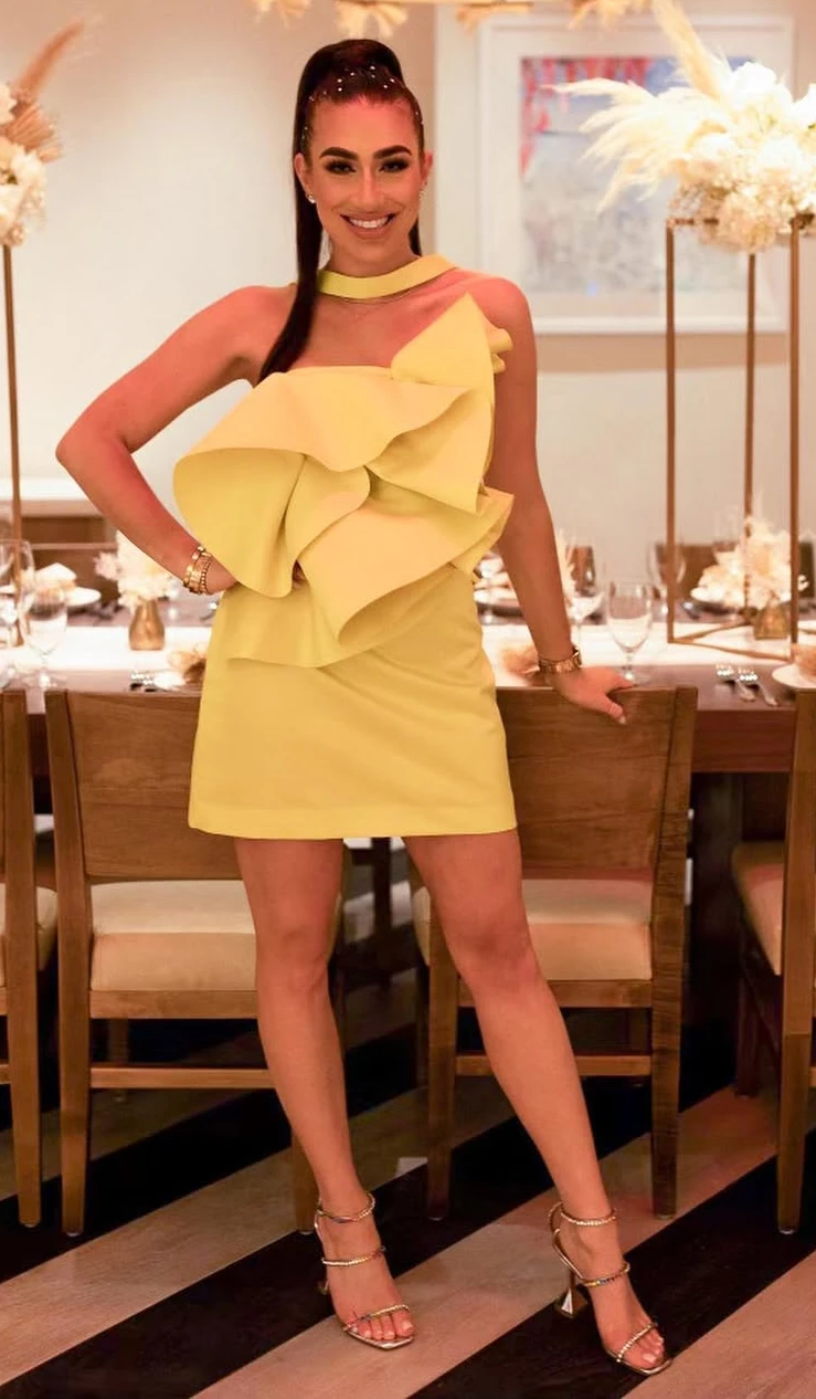 Vibrant Yellow Classy Bar Outfit for Bold Evenings