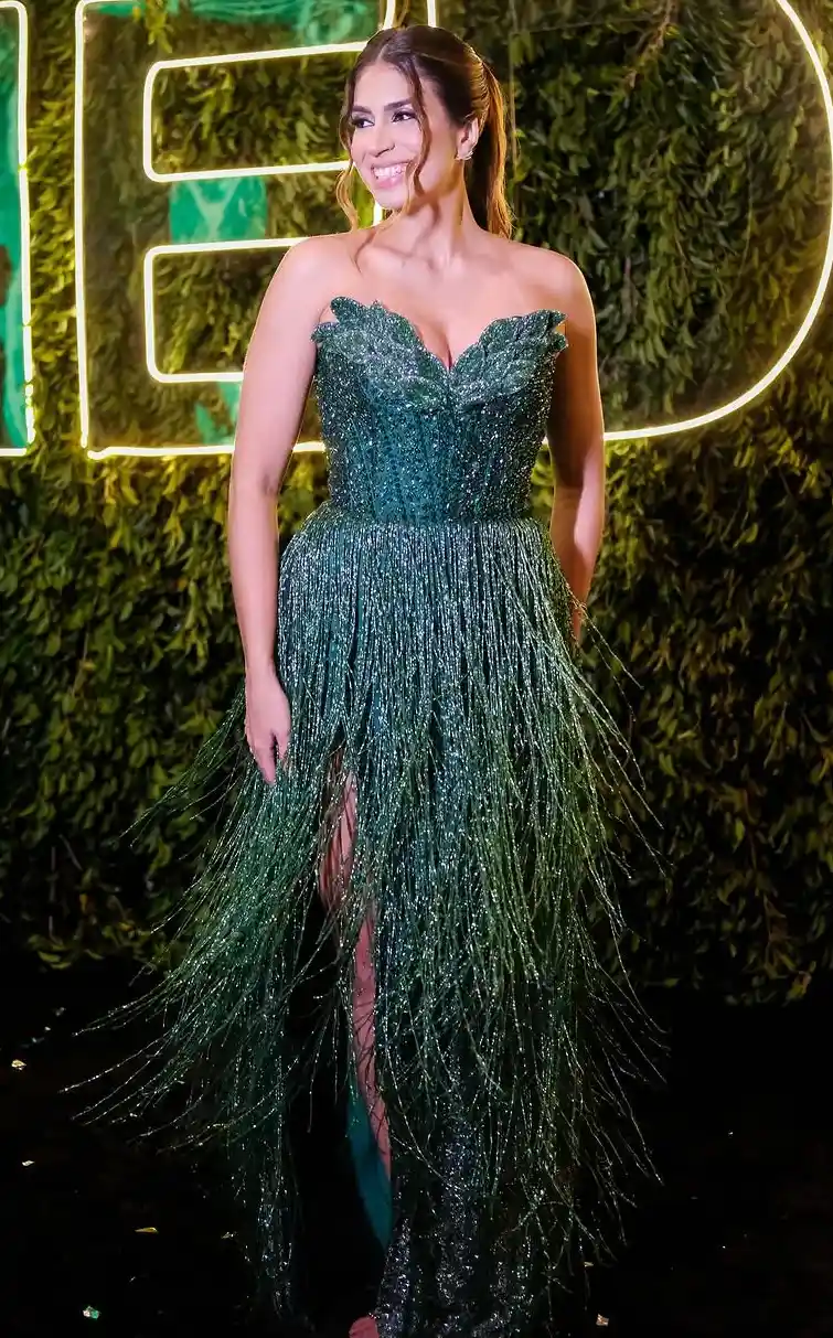 A Dazzling Prom Outfit
