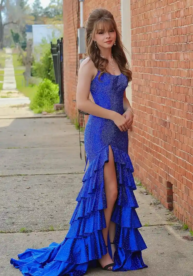 A Standout Prom Outfit