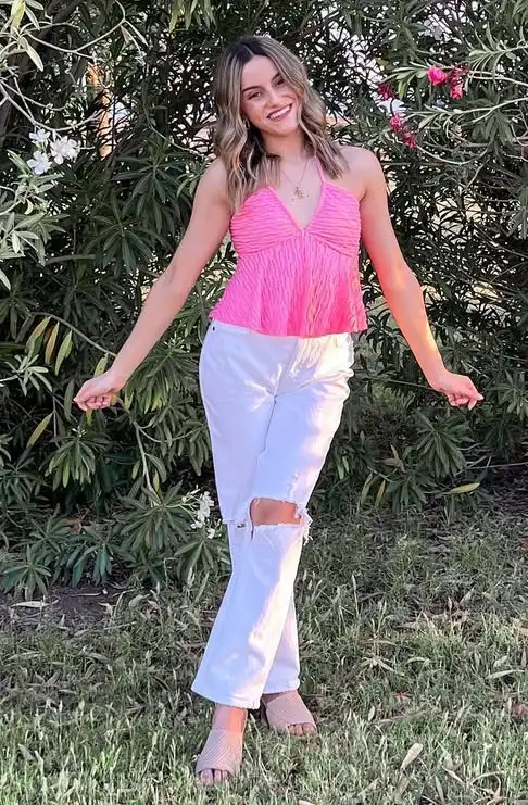 Coral Bliss Summer Outfit