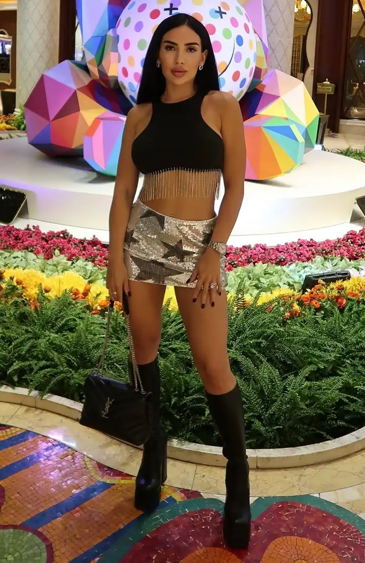 Edgy Glam Las Vegas Summer Outfit