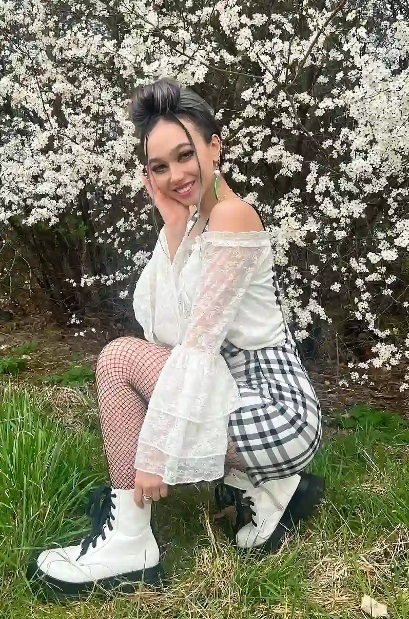 Grunge Bloom Spring Outfit Inspiration