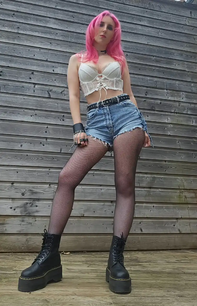 Grunge Rebellion Summer Outfit Inspiration