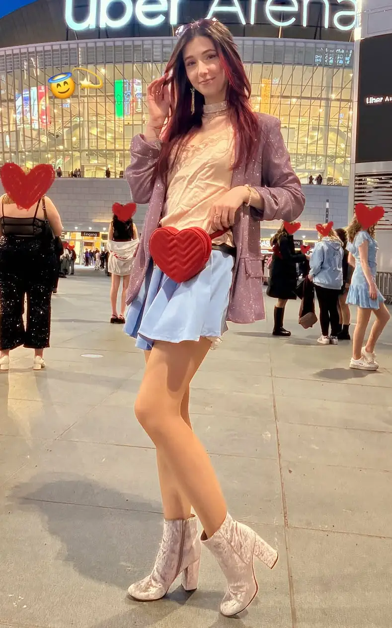 Playful Pastels Elevate Concert Night Style