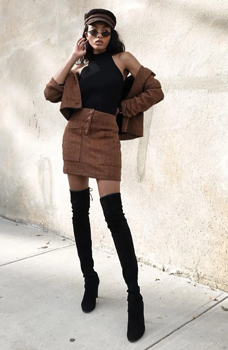 Cozy Brown Elegance Fall Outfit for Black Women