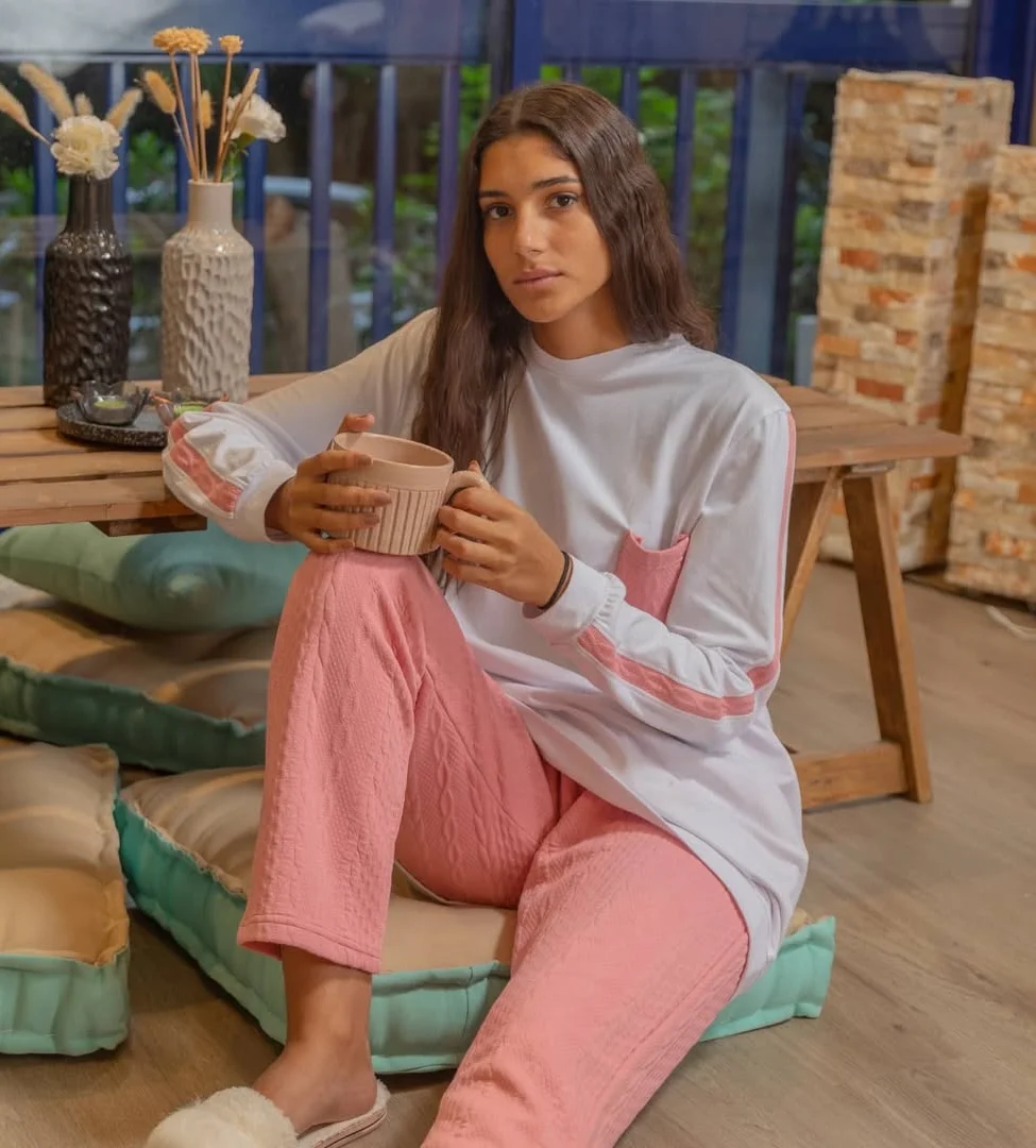 Cozy Chic The Rise of Comfy Lounge Wear Outfit