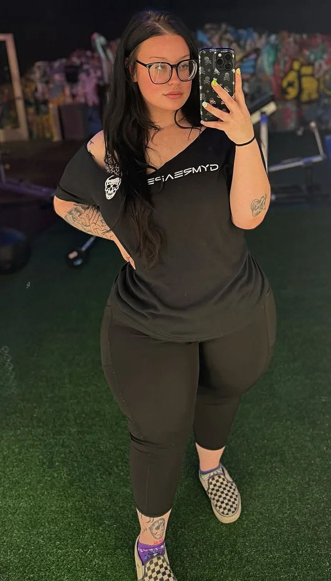 Plus-Size Gym Look in Black