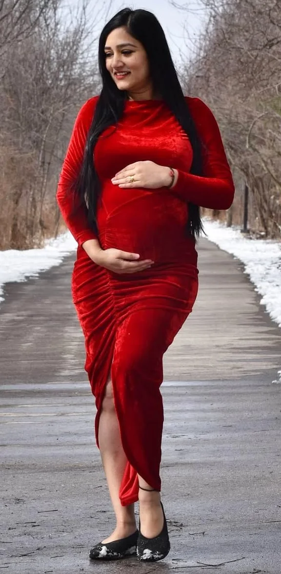 Striking Winter Maternity Statement