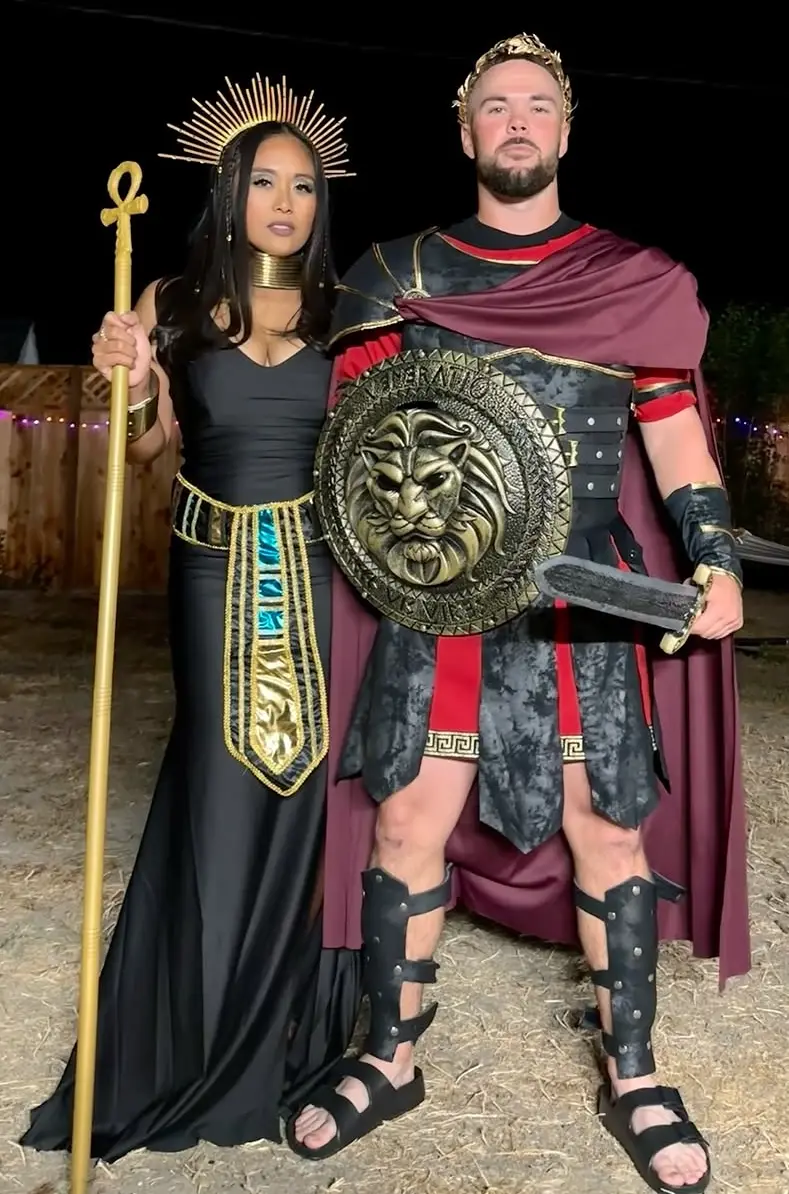 Guide to Regal Halloween Costumes for Couples