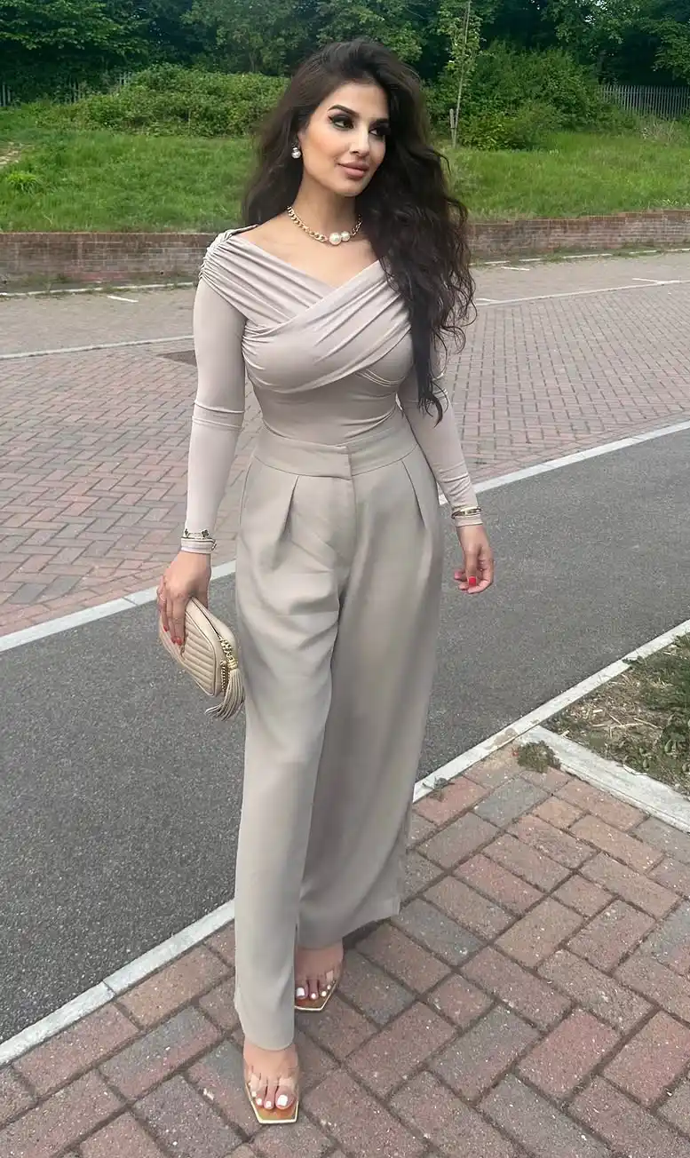 Sleek Monochrome Taupe-Toned Seasonal Outfit