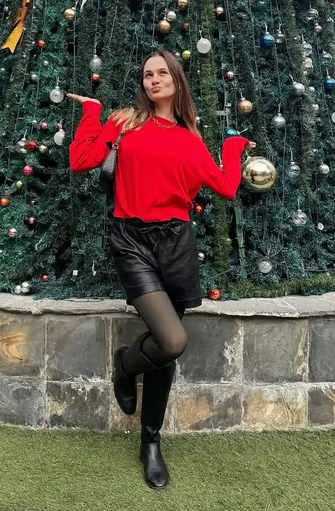 Bold Red and Black Fusion Elevating Seasonal Outfits