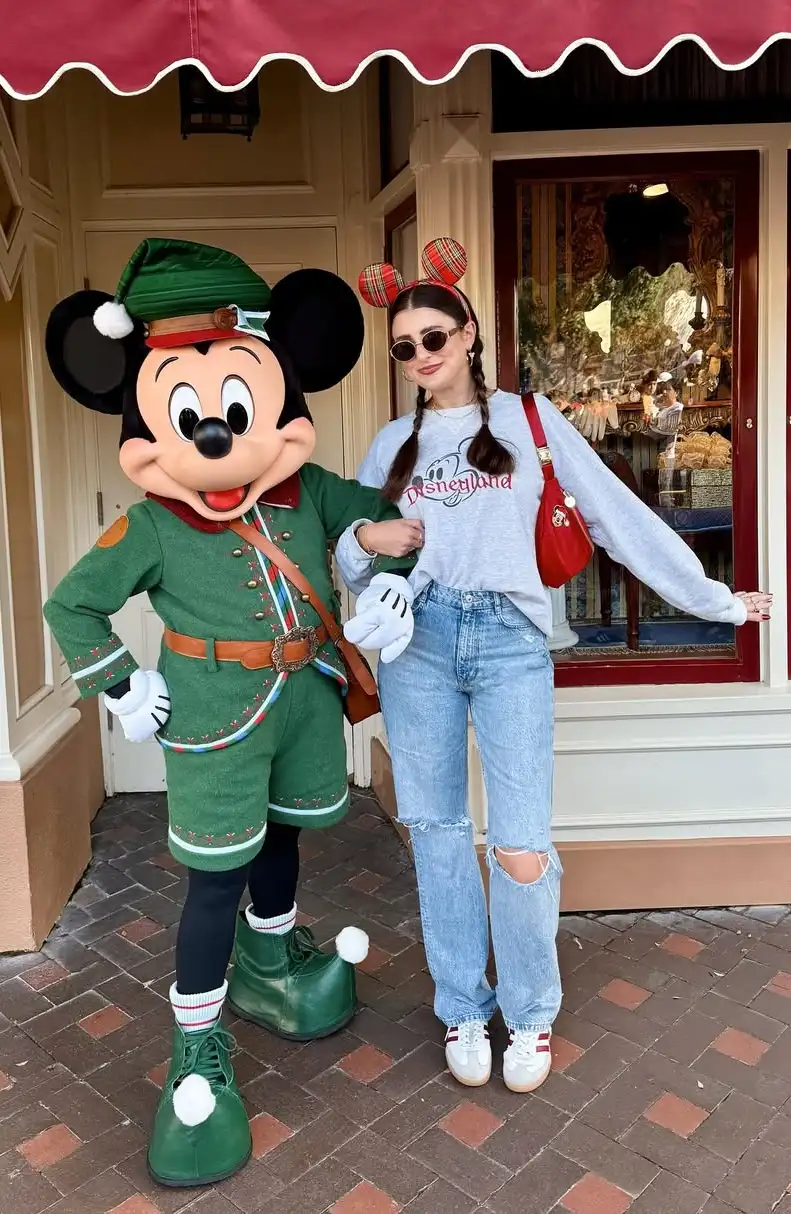 Casual Elf Vibes Christmas Seasonal Outfit