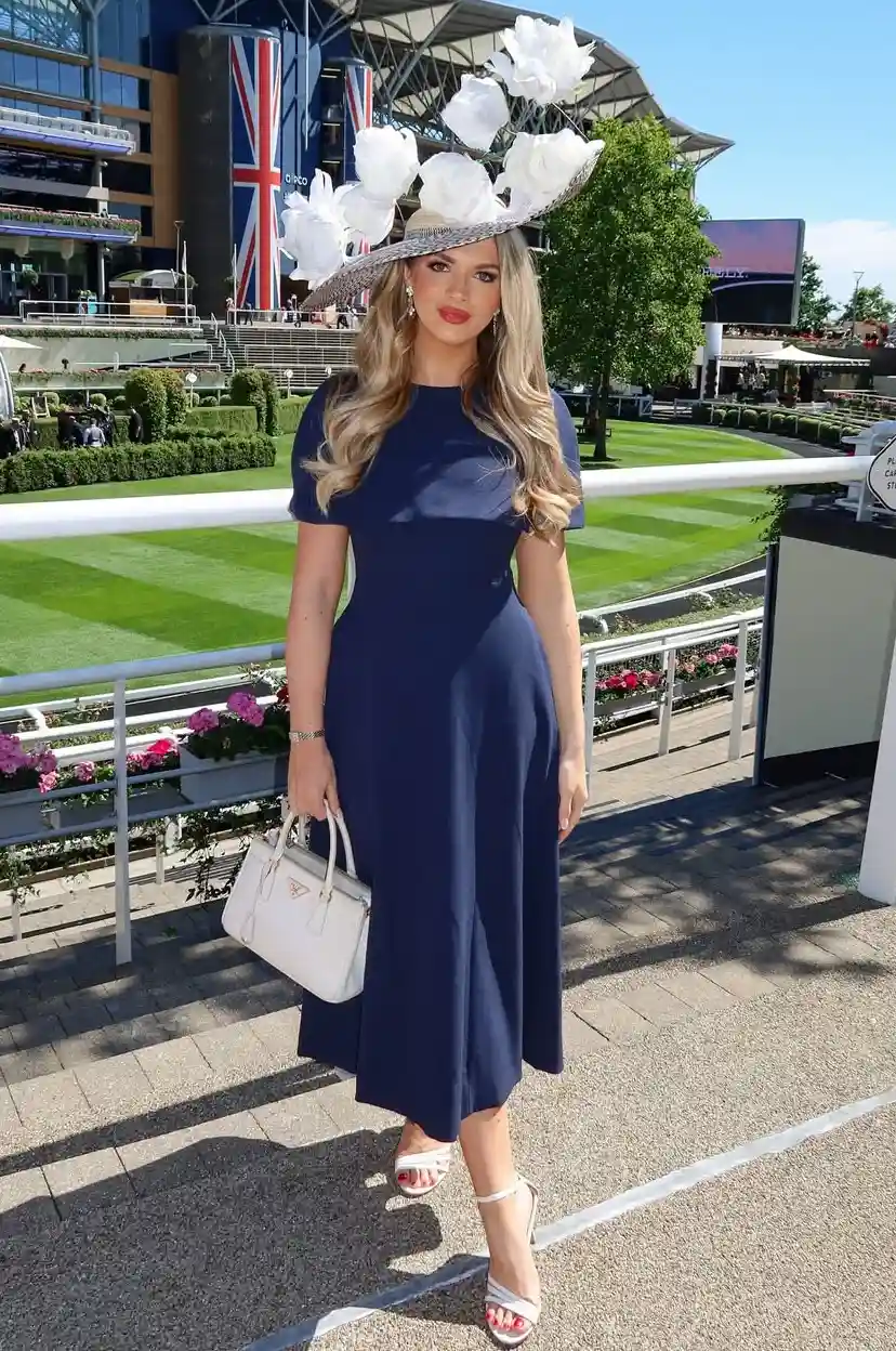 Navy Blue Chic Seasonal Christmas Outfit